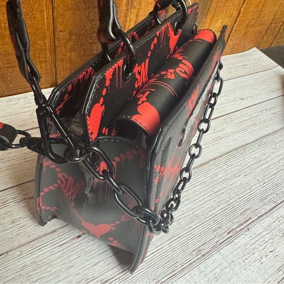 Steve Madden Evelyn Convertible Crossbody Bag - Black/Red Hearts - Picture 3 of 4